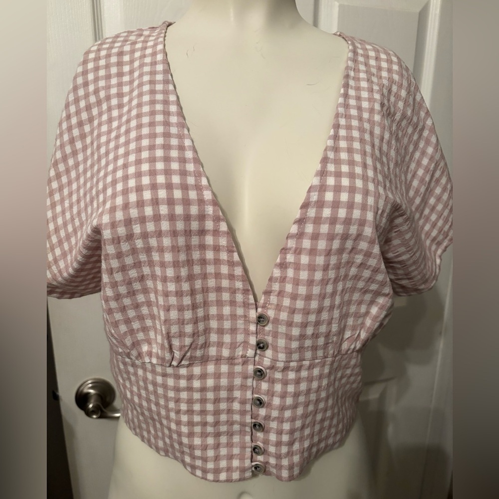 Urban Outfitters gingham crop top M